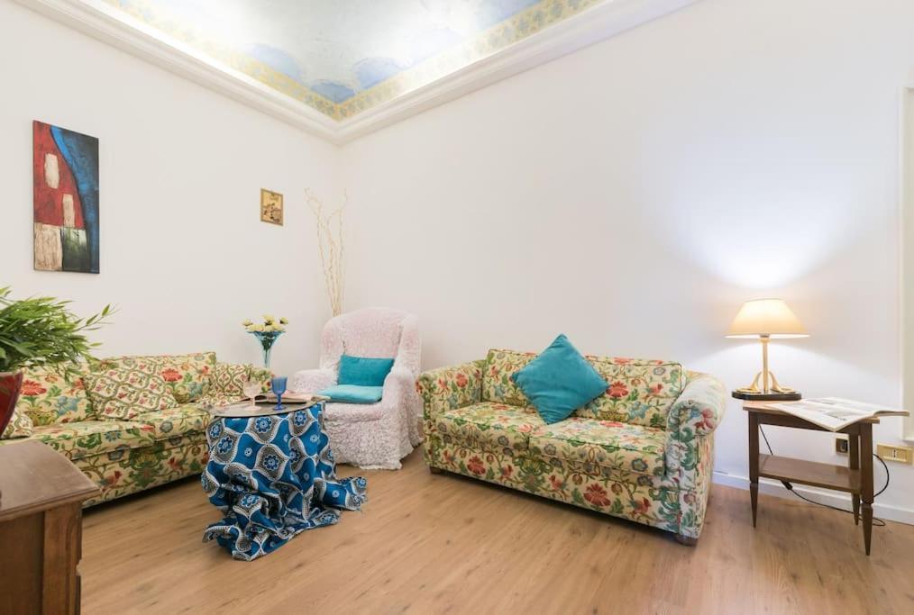 Borgognissanti 6 Apartamento *